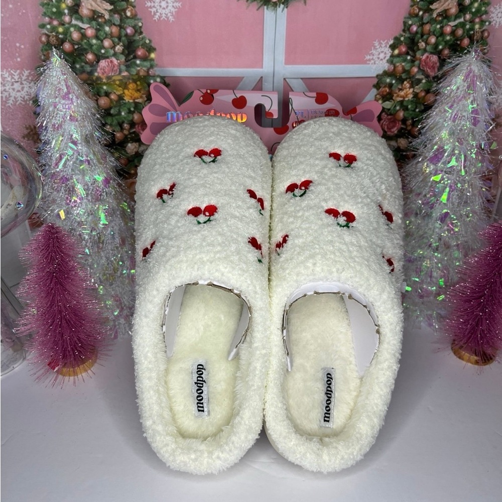 Women’s Cherry Slippers XL Size 11